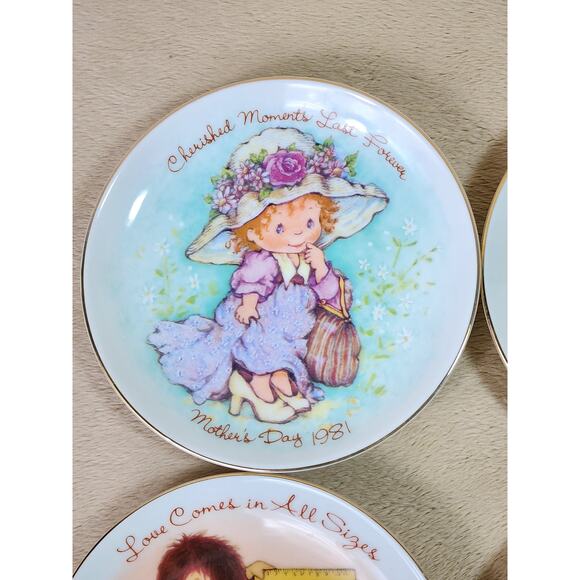 Avon Mother's Day Plate 1981 1982 1984 1992 Kids Design Porcelain Japan 5" x4 - Picture 2 of 16